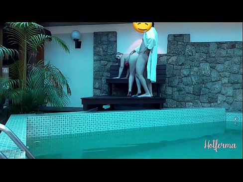 ❤️ Bòs envite sèvant nan pisin lan, men li pa t 'kapab reziste yon cho ️ Porno vk nan ht.com-porn-mz.ru ❌❤